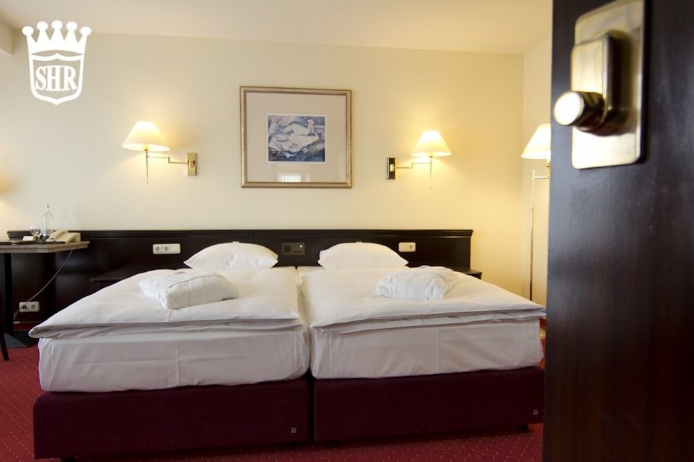 Sachsenwald Hotel Райнбек Экстерьер фото
