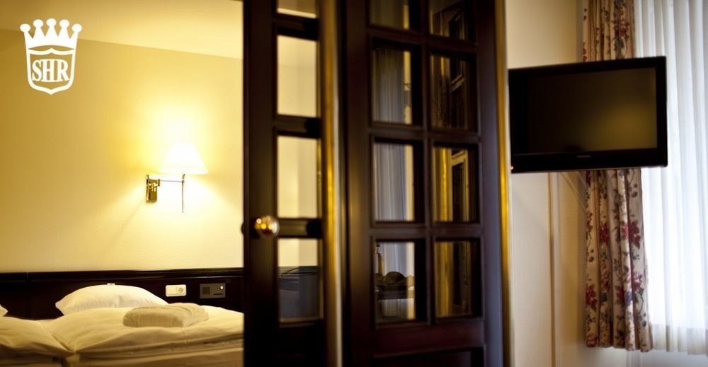 Sachsenwald Hotel Райнбек Экстерьер фото